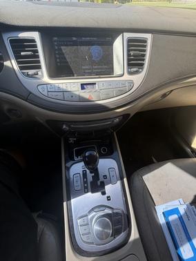 White 2011 Hyundai Genesis 4.6