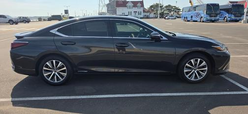 Black 2020 Lexus ES 300h Base