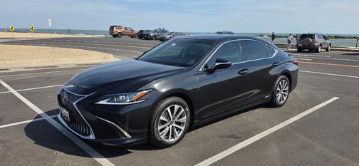 Black 2020 Lexus ES 300h Base