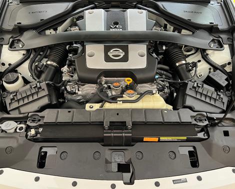 White 2018 Nissan 370Z Sport Tech