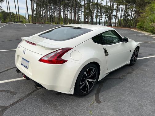 White 2018 Nissan 370Z Sport Tech