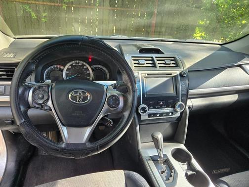 Silver 2012 Toyota Camry SE