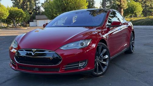 Red 2016 Tesla Model S 85D