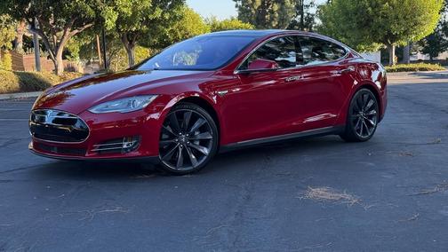 Red 2016 Tesla Model S 85D