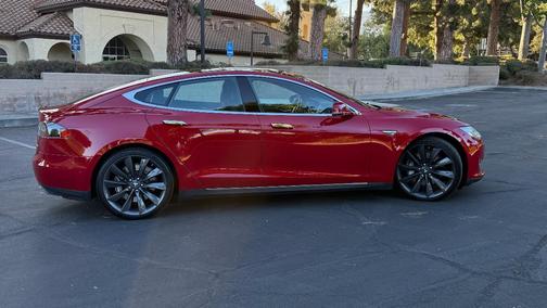 Red 2016 Tesla Model S 85D