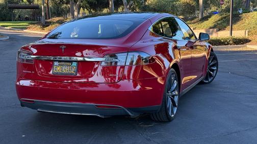 Red 2016 Tesla Model S 85D