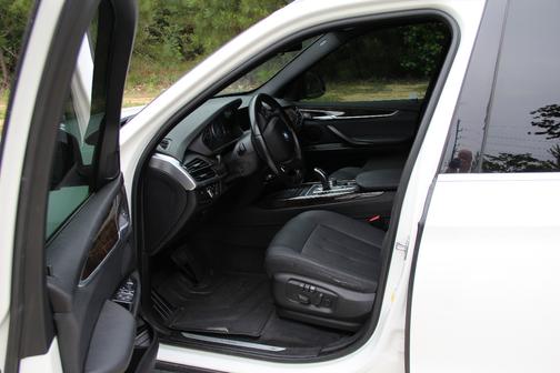 White 2018 BMW X5 sDrive35i