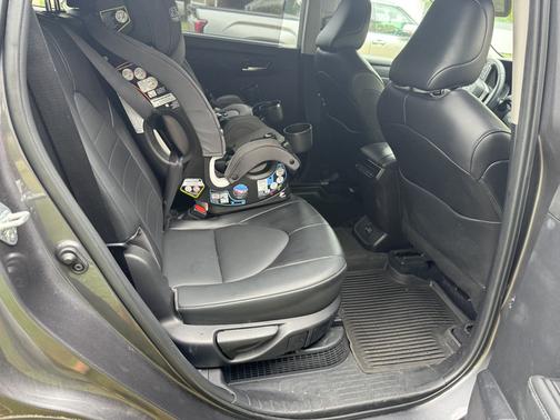 Gray 2022 Toyota Highlander Hybrid XLE