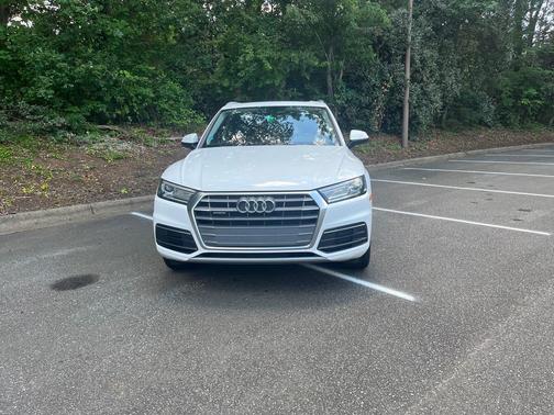 White 2018 Audi Q5 2.0T Premium