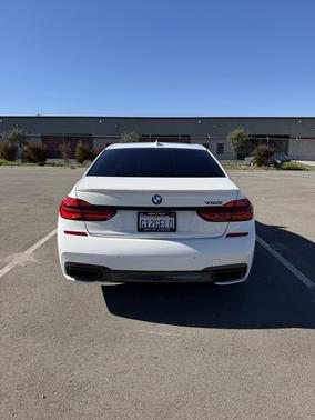 White 2017 BMW 750 i