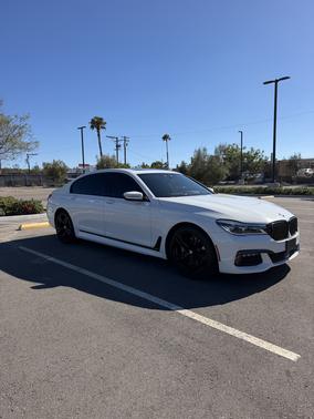 White 2017 BMW 750 i