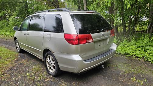 2004 Toyota Sienna XLE