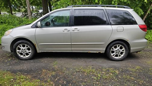 2004 Toyota Sienna XLE