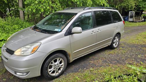 2004 Toyota Sienna XLE