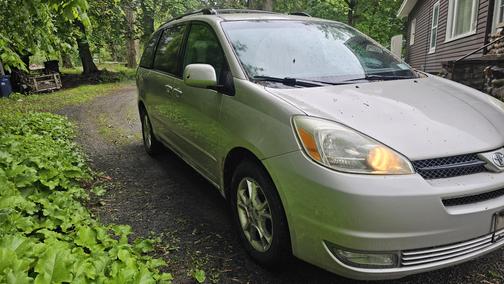 2004 Toyota Sienna XLE