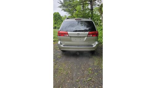 2004 Toyota Sienna XLE