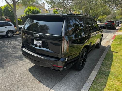 2025 Cadillac Escalade Sport Platinum