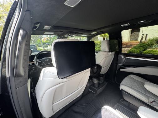 2025 Cadillac Escalade Sport Platinum