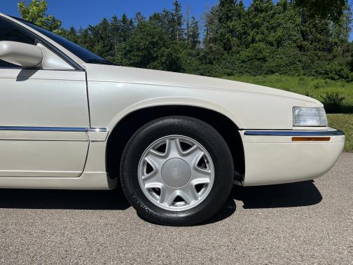 Photo 2 of 30 of 2000 Cadillac Eldorado Base