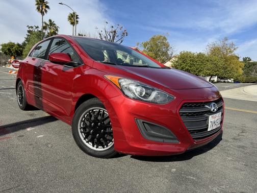 2017 Hyundai Elantra GT Base