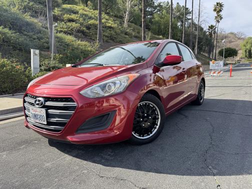 2017 Hyundai Elantra GT Base