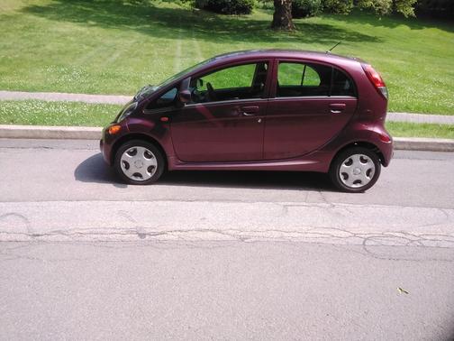 2012 Mitsubishi i-MiEV SE