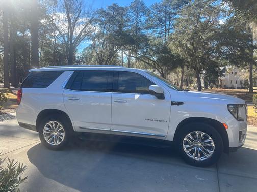 2023 GMC Yukon SLT