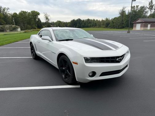 White 2010 Chevrolet Camaro 2LT