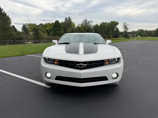 White 2010 Chevrolet Camaro 2LT