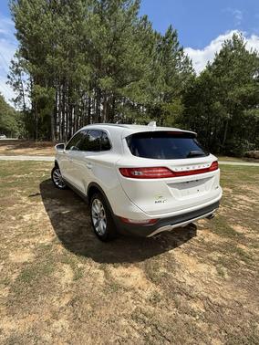 White 2015 Lincoln MKC Base