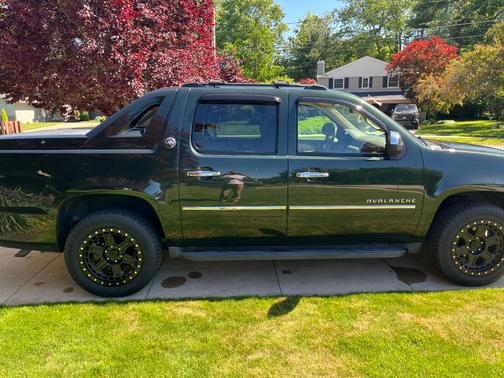 Green 2013 Chevrolet Avalanche LTZ