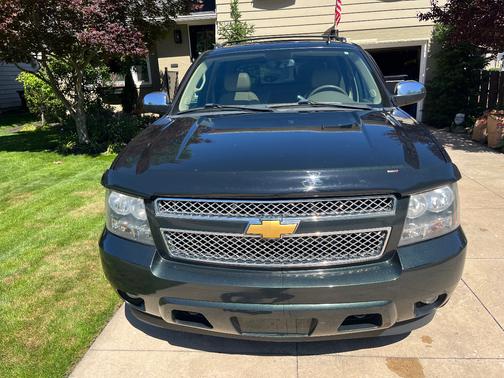 Green 2013 Chevrolet Avalanche LTZ