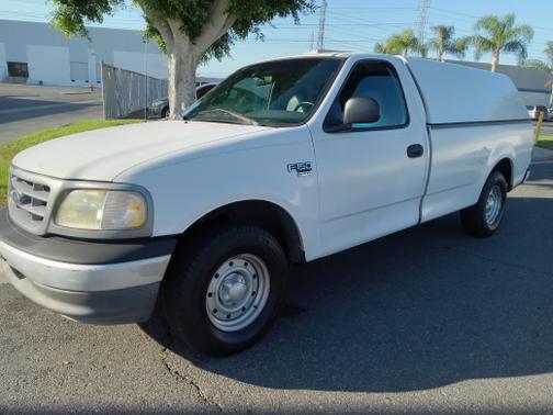 White 2000 Ford F-150 XL