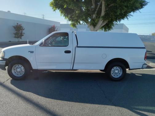 White 2000 Ford F-150 XL