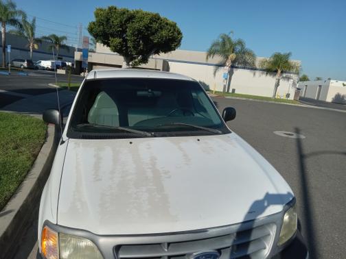 White 2000 Ford F-150 XL