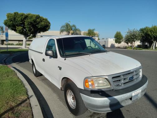 White 2000 Ford F-150 XL