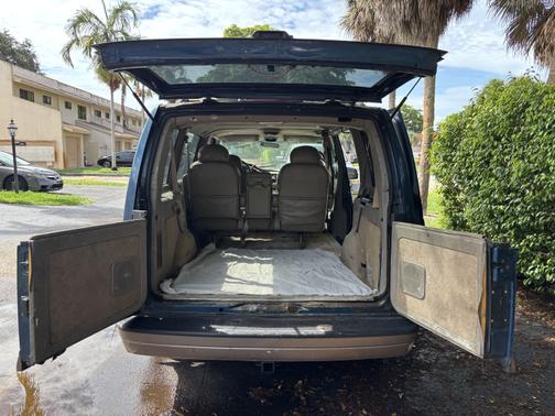 2002 GMC Safari Base