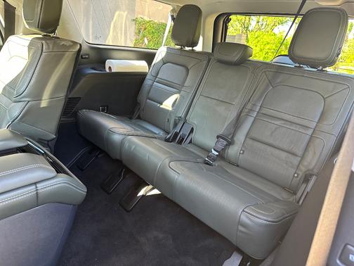 2022 Lincoln Navigator L Black Label