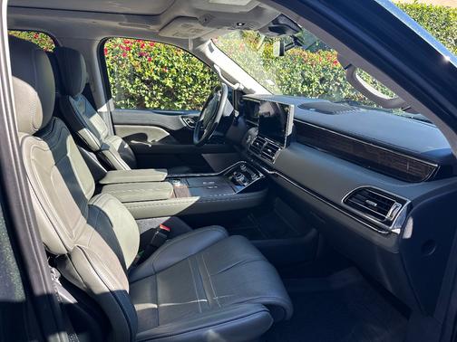 2022 Lincoln Navigator L Black Label