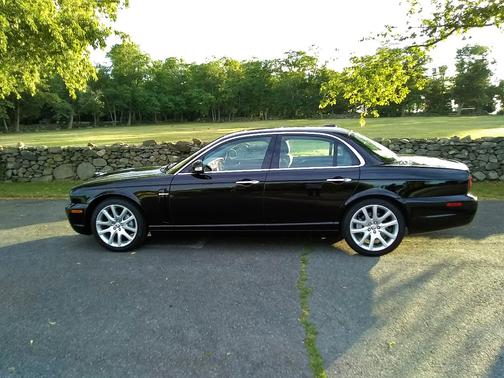 2008 Jaguar XJ8 Base