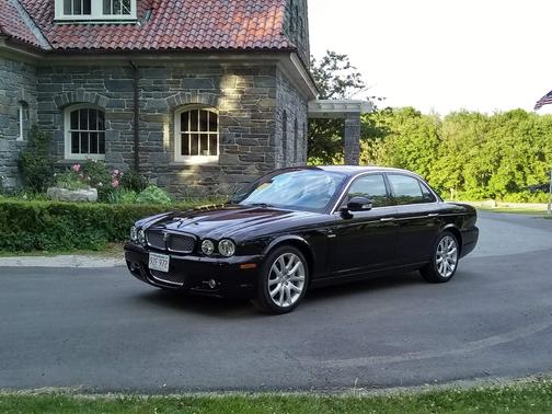 2008 Jaguar XJ8 Base