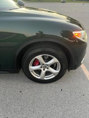 Green 2019 Alfa Romeo Stelvio Base
