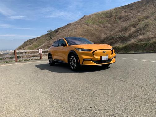 2022 Ford Mustang Mach-E Premium