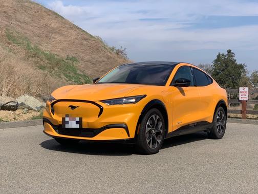 2022 Ford Mustang Mach-E Premium