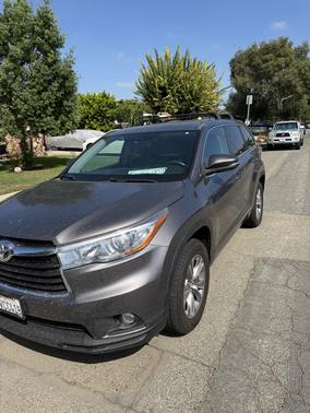Gray 2016 Toyota Highlander LE Plus