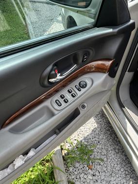 Silver 2004 Buick LeSabre Custom