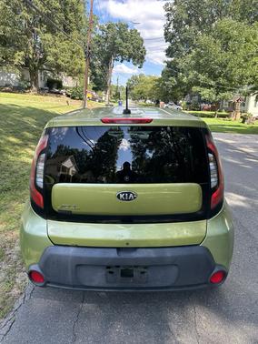 Green 2017 Kia Soul Base