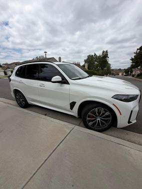 White 2024 BMW X5 PHEV xDrive50e