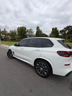 White 2024 BMW X5 PHEV xDrive50e