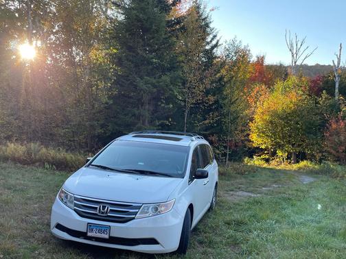 White 2012 Honda Odyssey EX-L